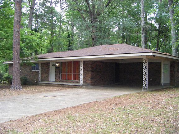 2nd image of 1526 Pine Manor Dr