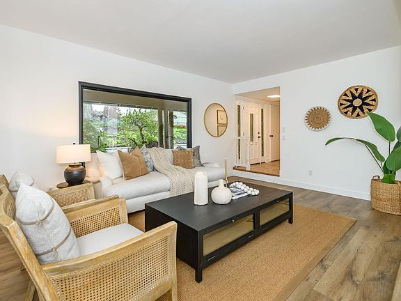 2nd image of 476 Estado Way