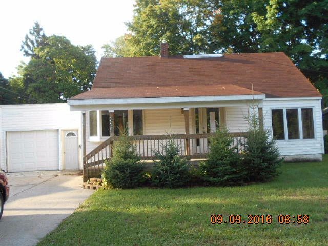 1st image of 202 E Stray St