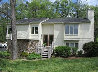 3303 One Oak Rd, Roanoke, VA 24018