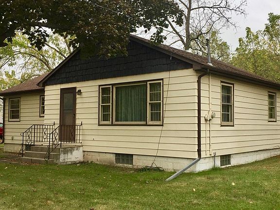 3rd image of 398 N Lakeshore Dr