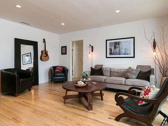 3rd image of 124 Carr Dr