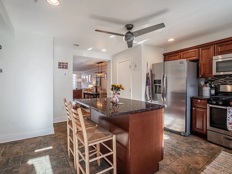 822 Pierce St — Photo 13