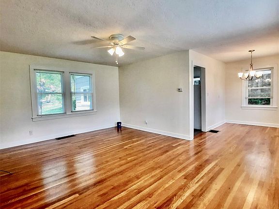 3rd image of 123 Longview Dr