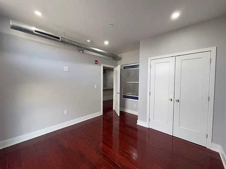 300-302 Richmond St #16 — Photo 8