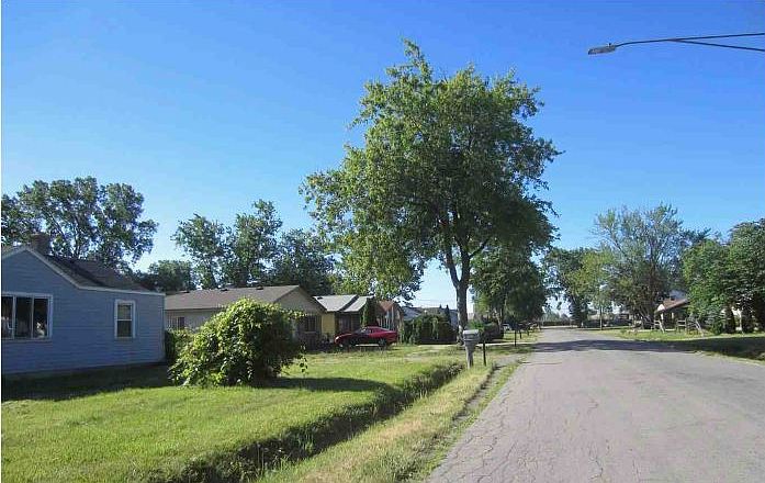 2nd image of 16659 Weddel St