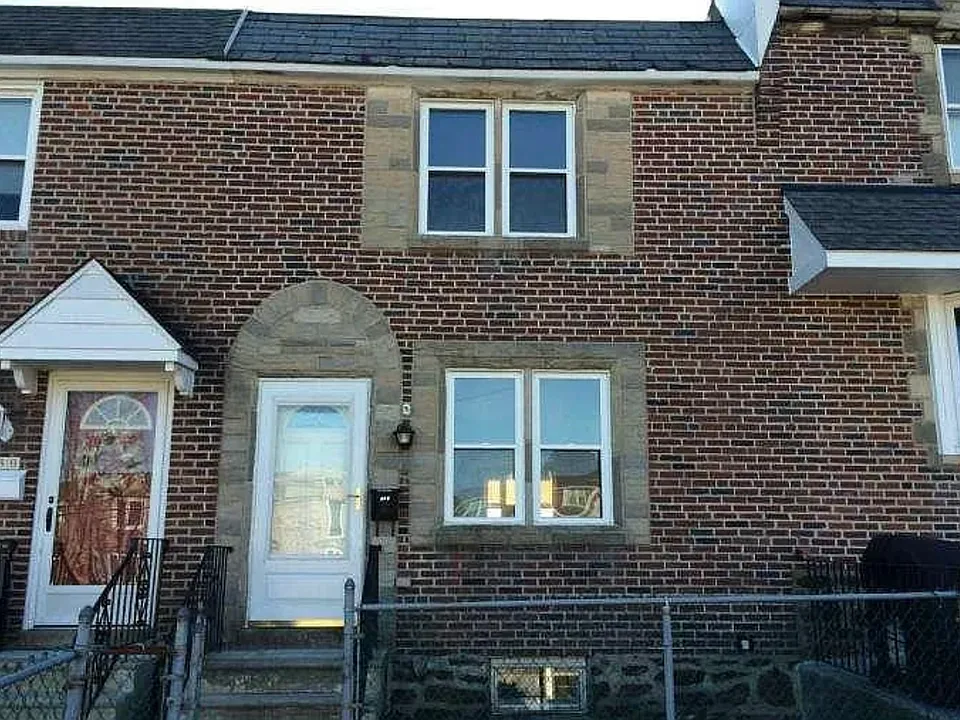 232 W Wyncliffe Ave