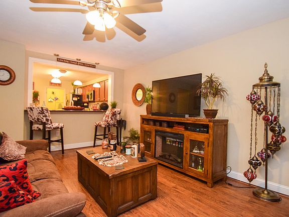 4th image of 6660 Village Green Dr