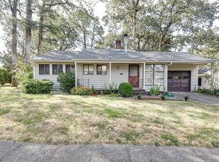 575 E Hereford St, Gladstone, OR 97027