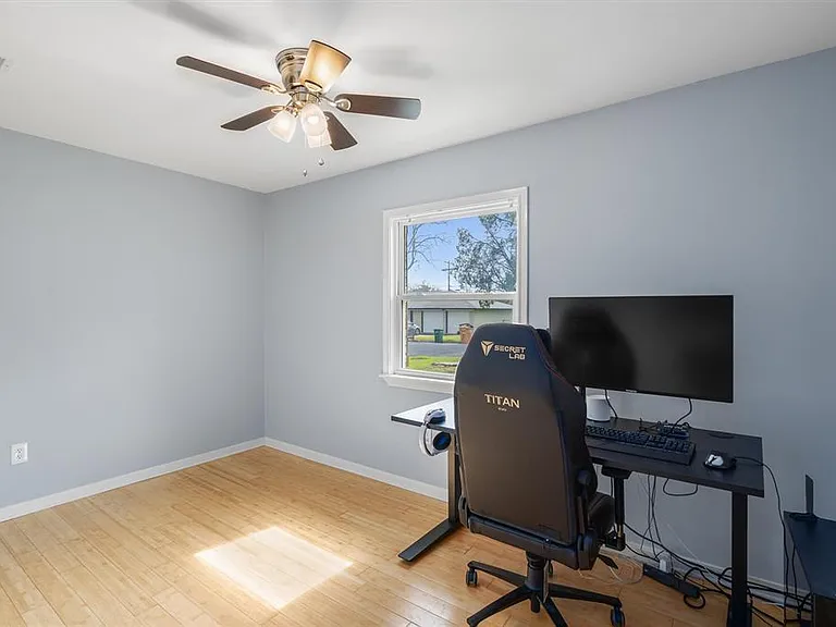 808 Salem Ln — Photo 14