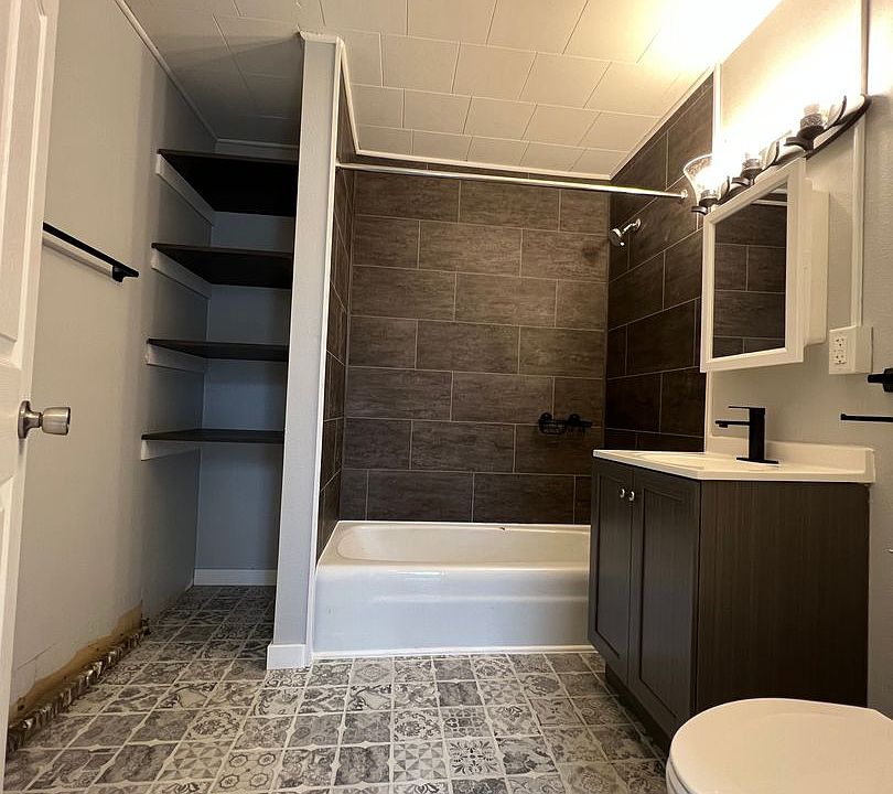 PI 15 313 Main St Onalaska WI Zillow