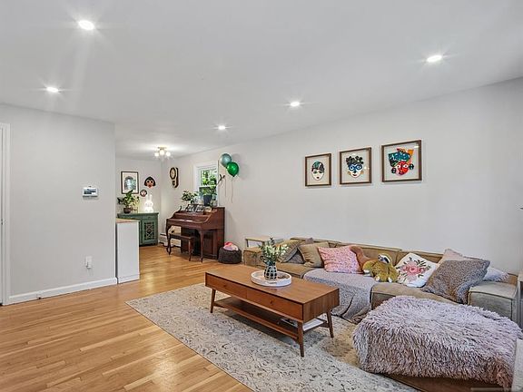5th image of 59 Delmar Ave