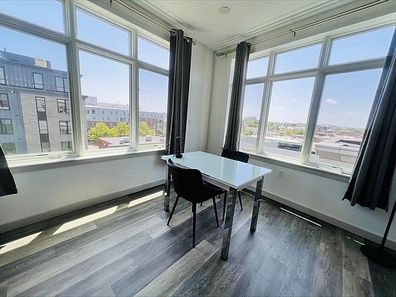 2nd image of 180 Telford St #514