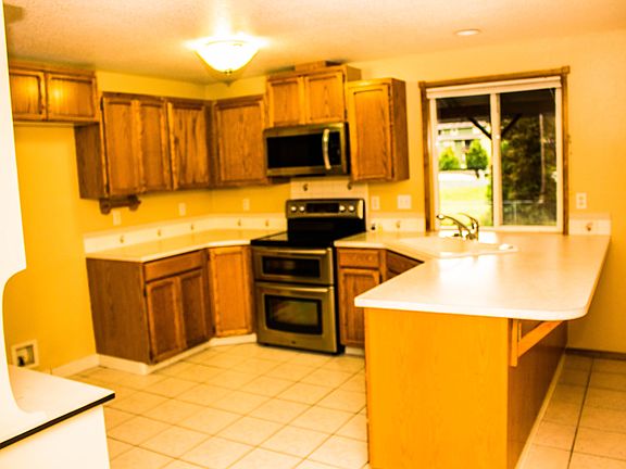 3rd image of 1716 Foxtail Cir