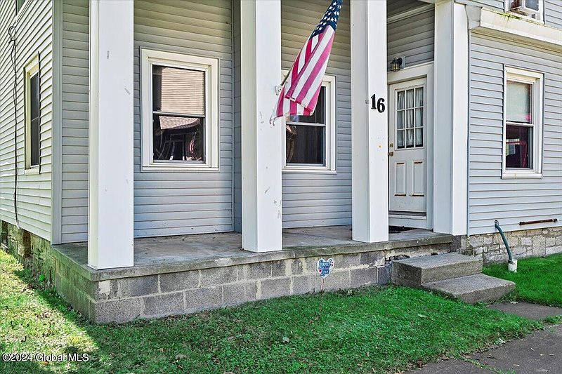 5th image of 16 Montgomery Street