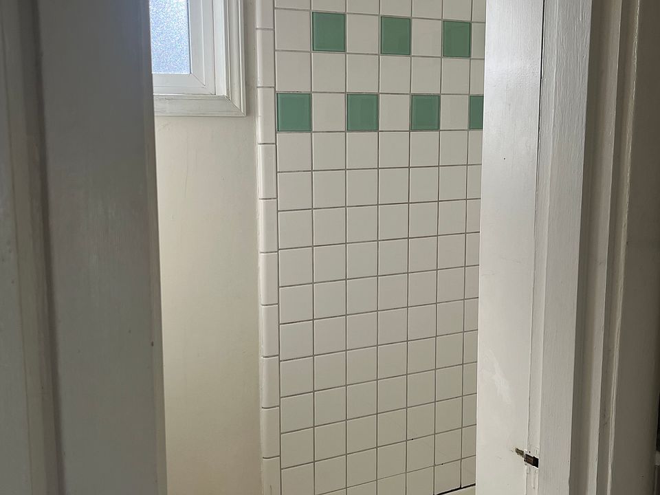 1st image of 1208 N Garden St #102
