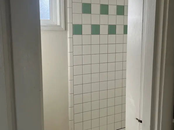 1208 N Garden St #102, Bellingham, WA 98225