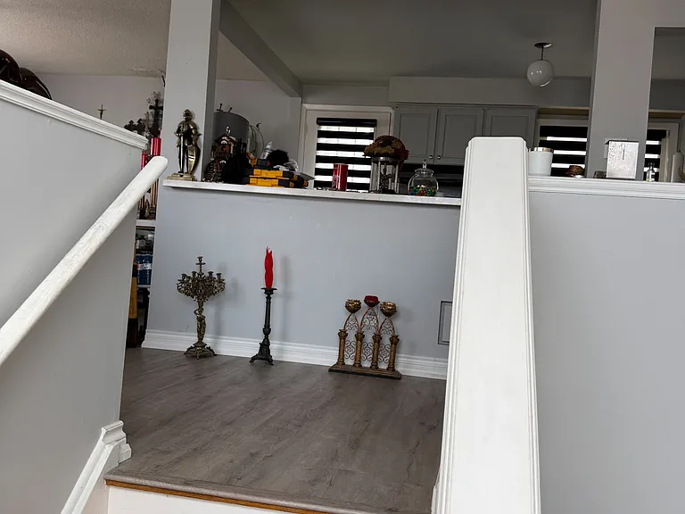 267 Irene Dr — Photo 2