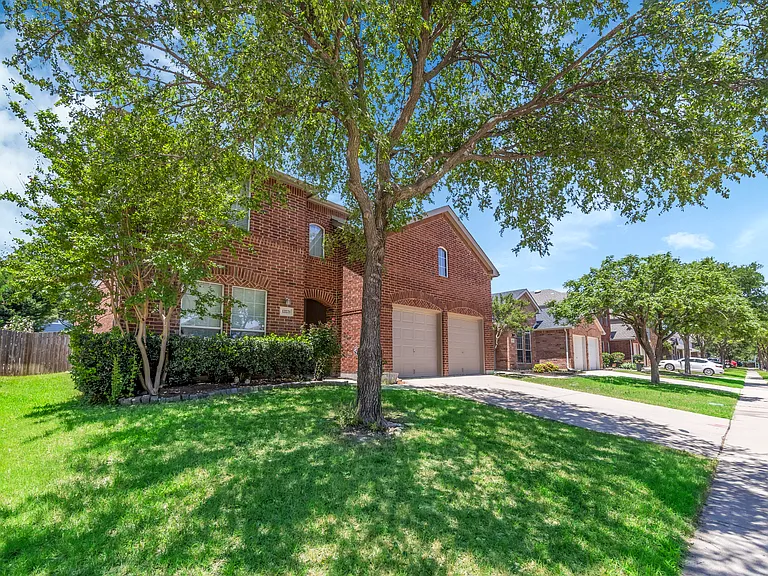13221 Elmhurst Dr — Photo 3