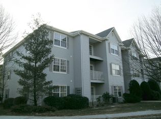 423 Stratford Pl, Bound Brook, NJ 08805