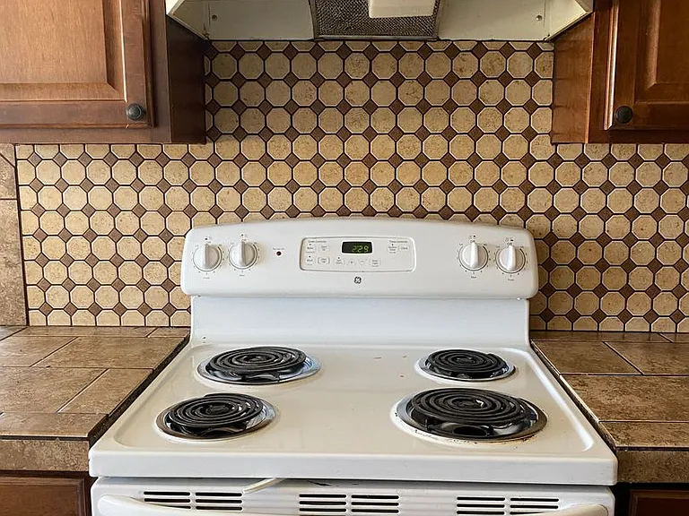 1920 Galaxy St — Photo 9