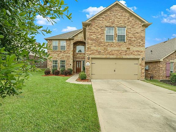 3rd image of 1717 Park Oak Dr