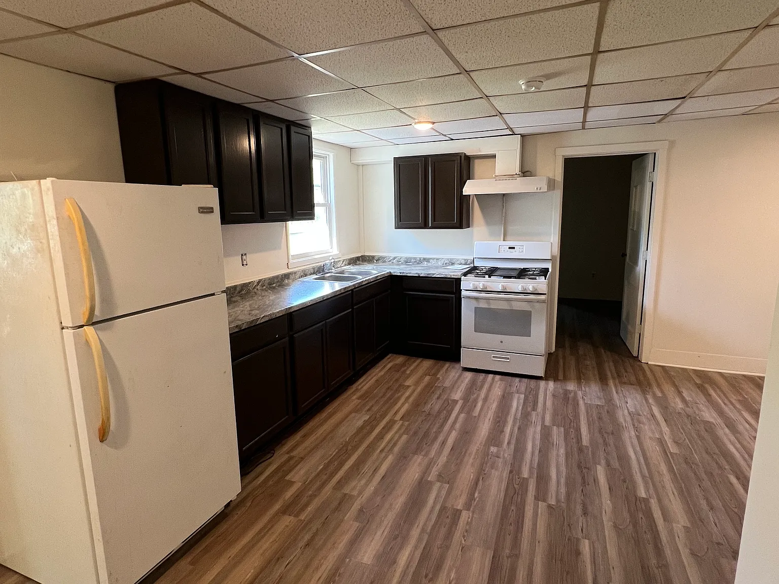 3 bed, $1,300 — Photo 3
