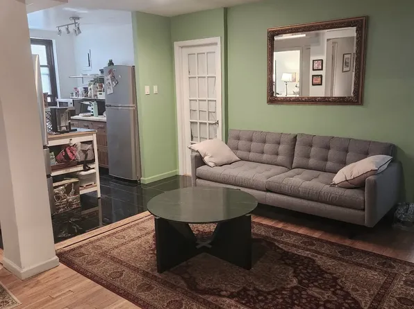 139-15 83rd Avenue image 2 of 14