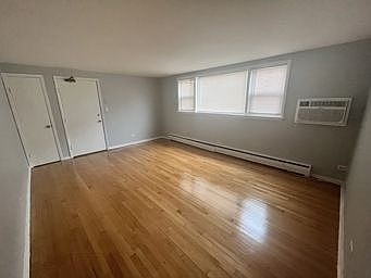 2nd image of 14040 S School St