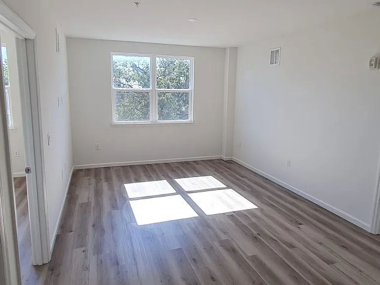 1210 Southstation Pl #309 — Photo 7