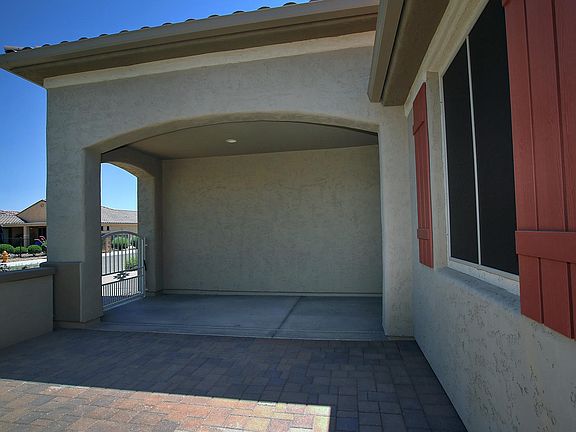 4th image of 3888 N Hawthorn Dr