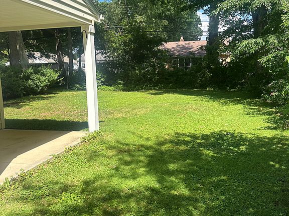 5th image of 587 Glen Park Dr