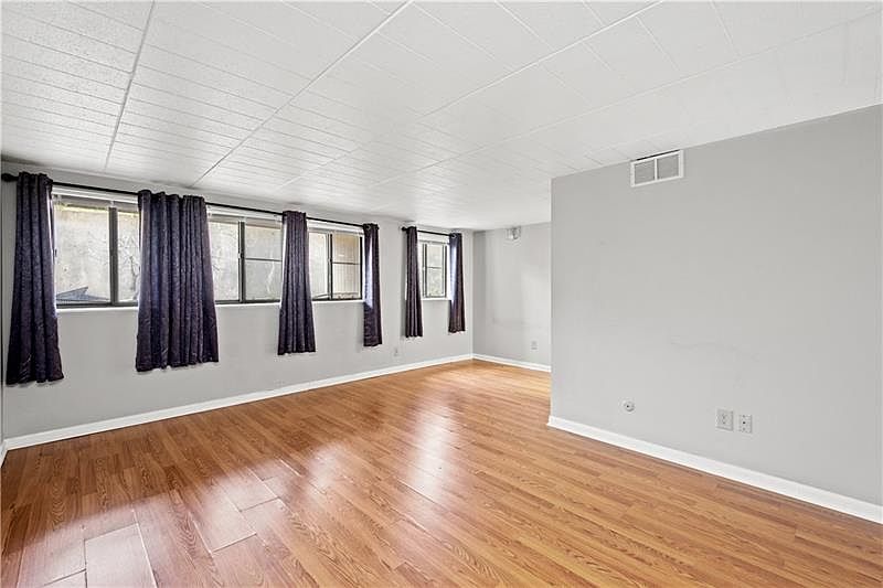 321 Ridge Point Cir Bridgeville PA Zillow