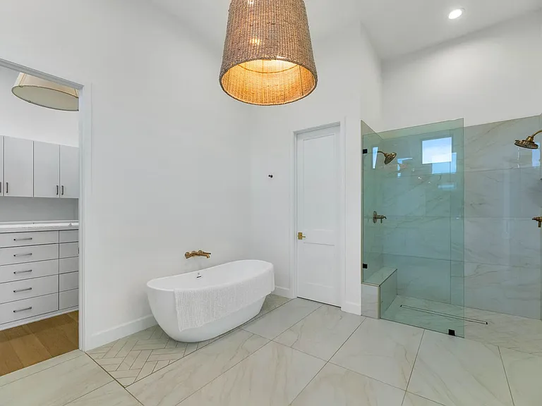 4147 E Clarendon Ave — Photo 17