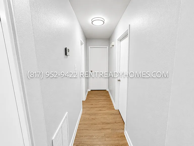 318 Frontier Dr. * — Photo 11