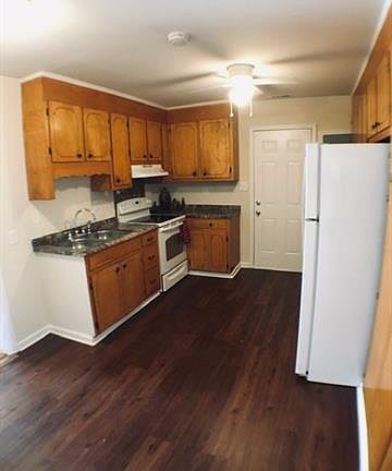 2nd image of 510 E Washington Ave