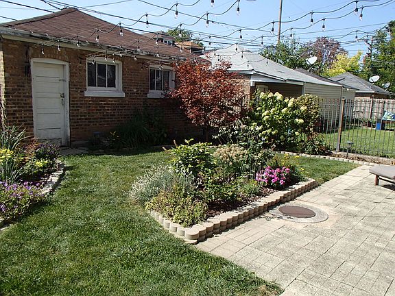 3rd image of 6942 S Maplewood Ave