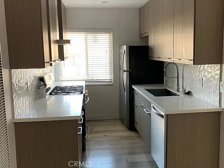 1 bed, 750 sqft, $2,000 — Photo 2