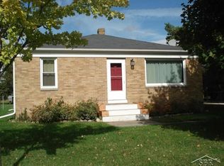 2710 Shattuck Rd, Saginaw, MI 48603