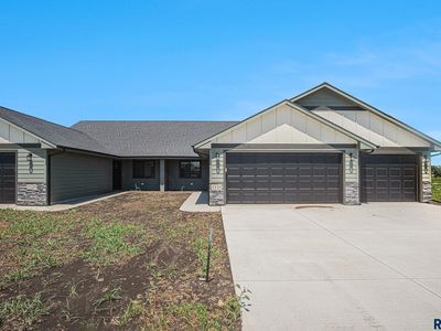 1122 11th St NE, Madison, SD, 57042