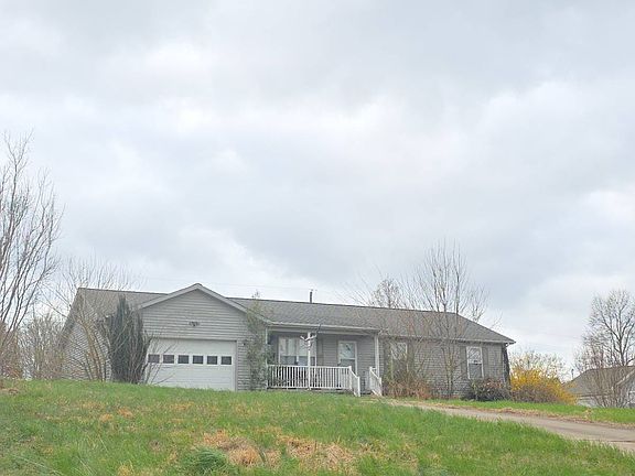 3rd image of 111 Chariot Circle Rd