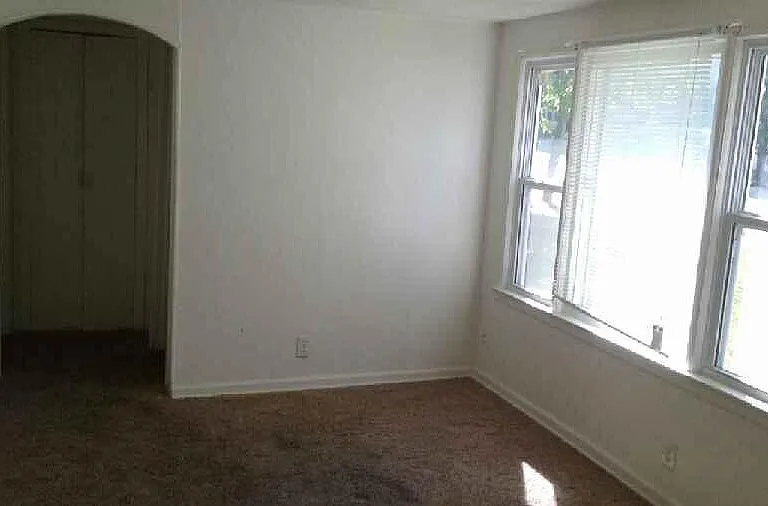 5905 Raytown Rd — Photo 3