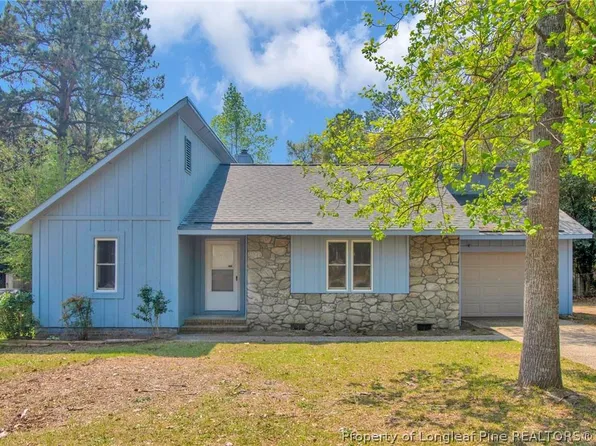 102 Carmichael Ln, Spring Lake, NC 28390