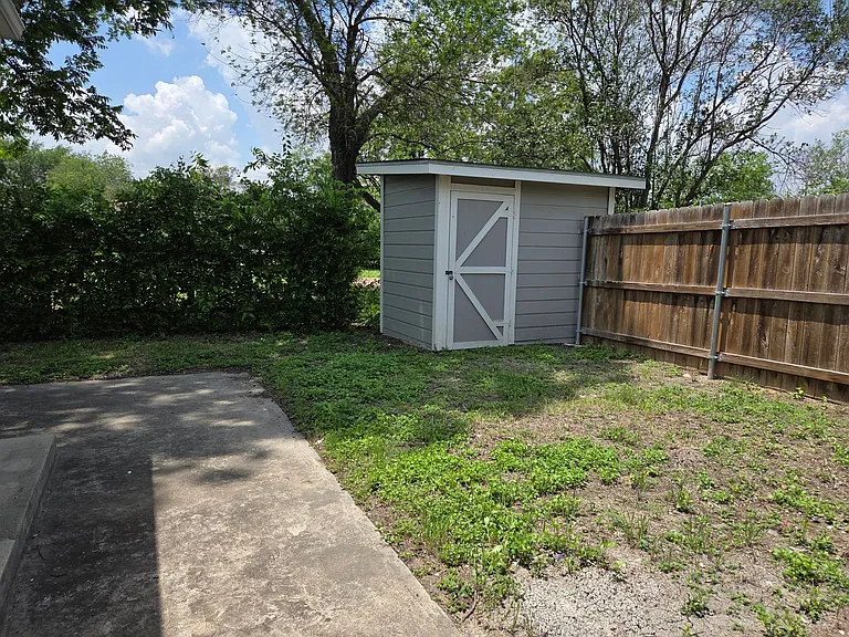 727 Menefee Blvd — Photo 14