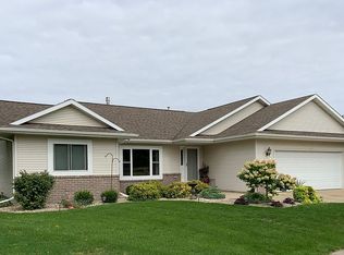 3140 Hallie Hollow Ct, Oshkosh, WI 54904