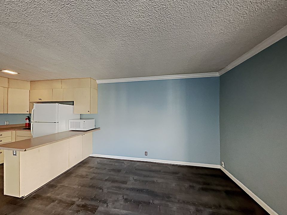 2500 S York st living area_05272025