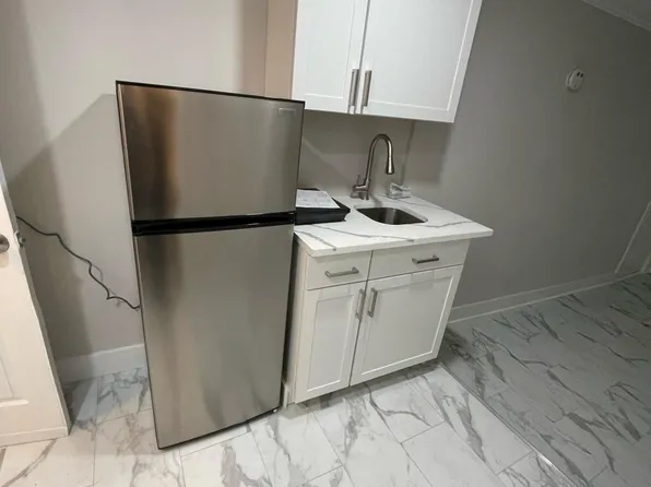 406A E Main St #1, Pt Jefferson, NY 11777