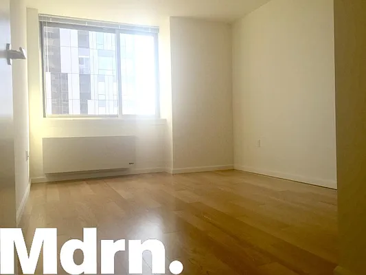 Rented by Mdrn Residential | media 14