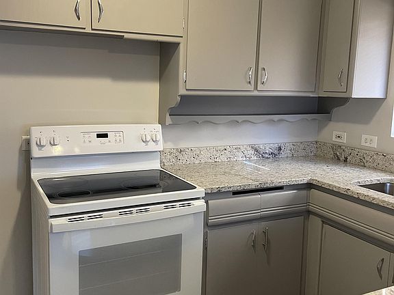 3rd image of 2115 S Harlem Ave #15647437