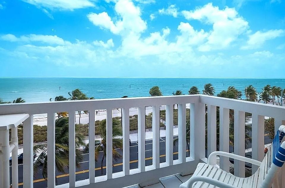 1st image of 2601 S Roosevelt Blvd #603